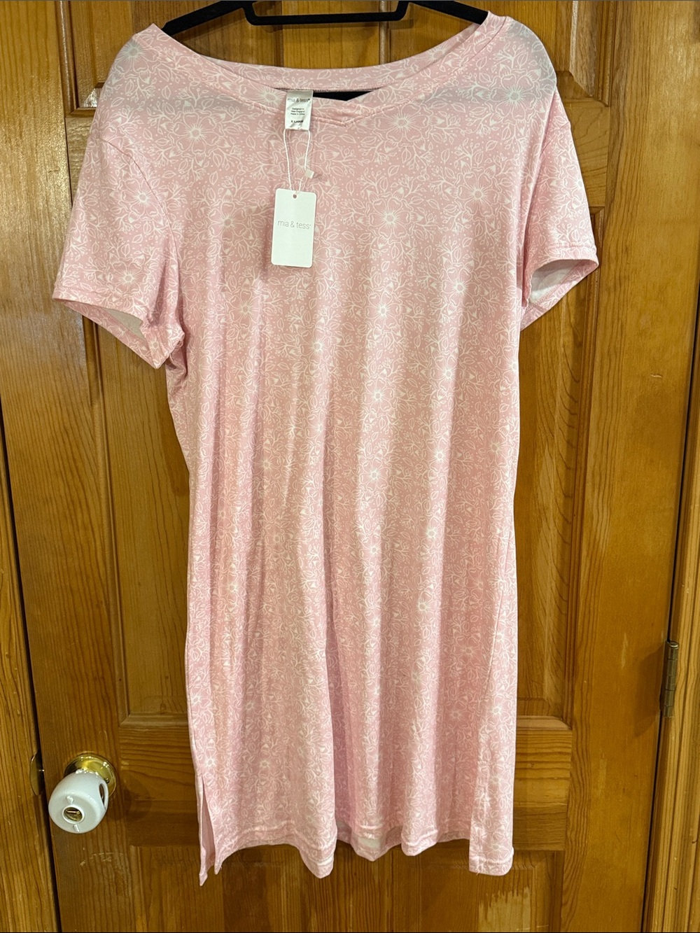 Mia & Tess pink floral sleep dress size xlarge.